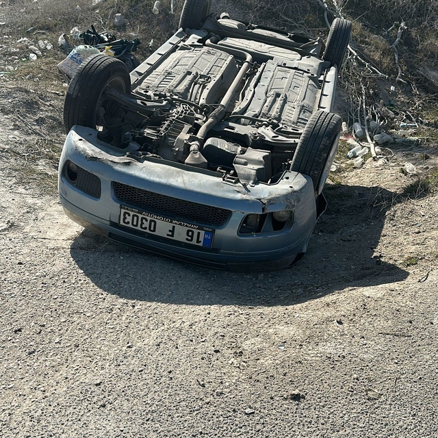 Sivrihisar'da otomobil takla attı: 2 yaralı