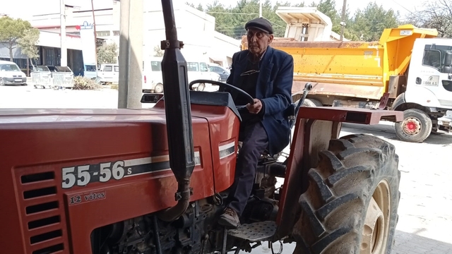 Çalınan traktörüne 21 yıl sonra kavuştu