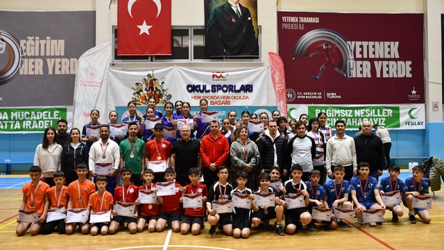 Badminton Yıldızlar Grup Müsabakaları sona erdi
