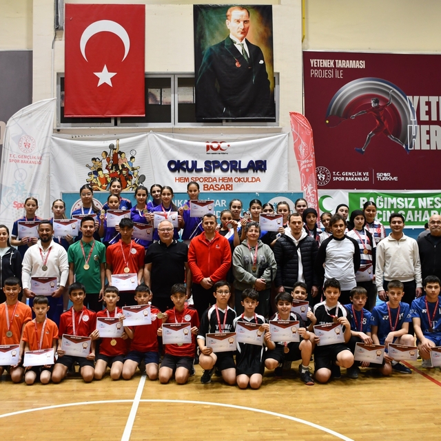 Badminton Yıldızlar Grup Müsabakaları sona erdi