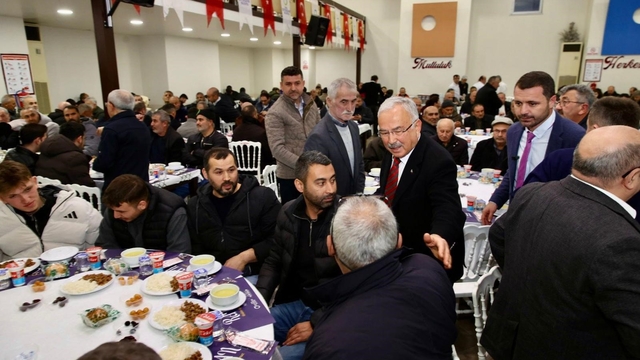 Başkan Güler: "Birlik ve beraberlik içerisinde Ordu'yu bir üretim merkezi haline getireceğiz"
İftar sofrası Ordu sanayi sitesinde kuruldu
