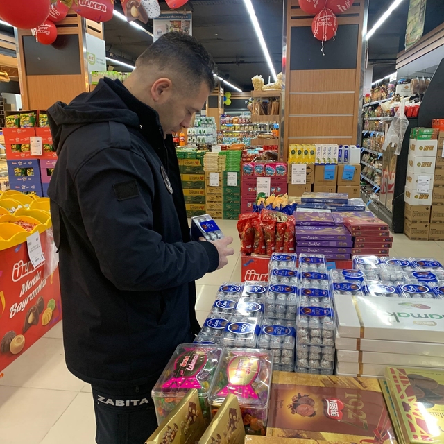 Çayırova'da bayram öncesi market ve tatlıcılara sıkı denetim