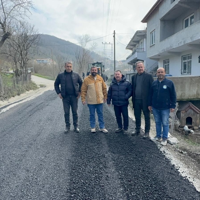 Alaplı'da ağır tonajlı kamyonların bozduğu yollar bakıma alındı