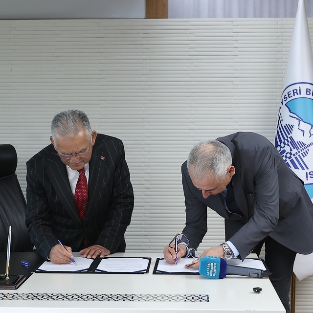 Başkan Büyükkılıç, Kartal Katlı Kavşağı için besmeleyi çekti, imzayı attı