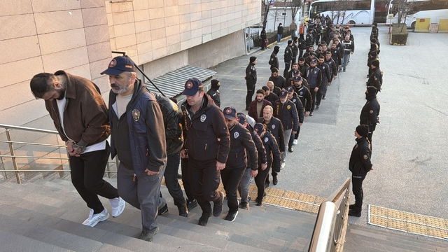 Eskişehir merkezli yasa dışı bahis ve dolandırıcılık operasyonunda 49 şüpheli adliyede