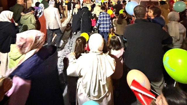 Turgutlu'da Kadir Gecesinde çocuklar yürüyüş yaptı