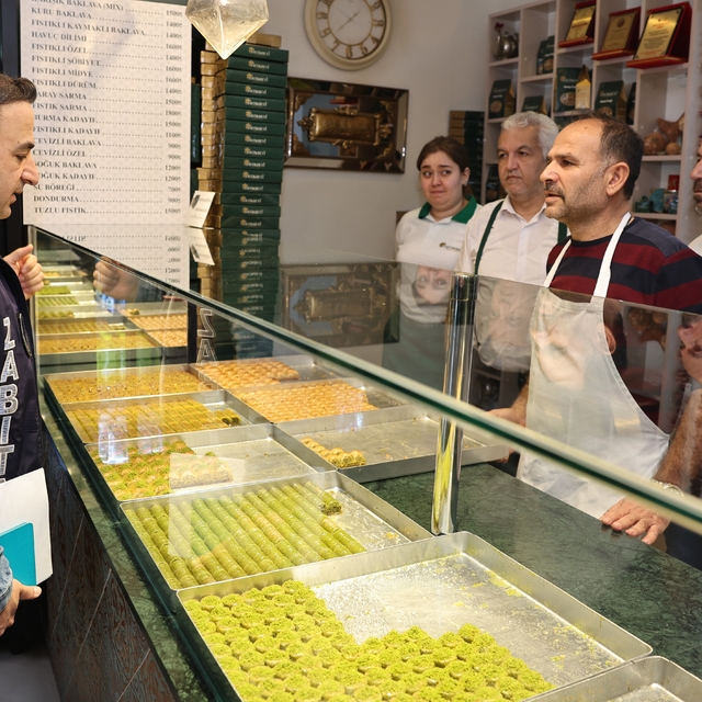 Nilüfer'de tatlı üreticilerine sıkı denetim