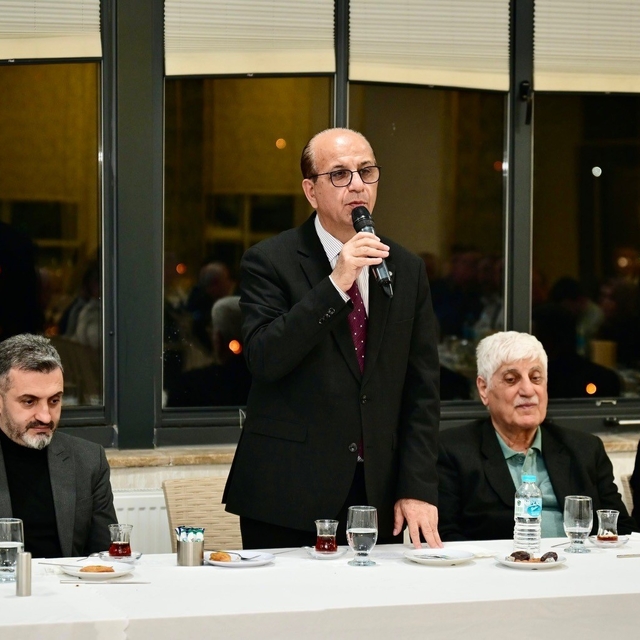 Başkan Geçit, belediye meclis üyeleriyle 'vefa' iftarında buluştu
