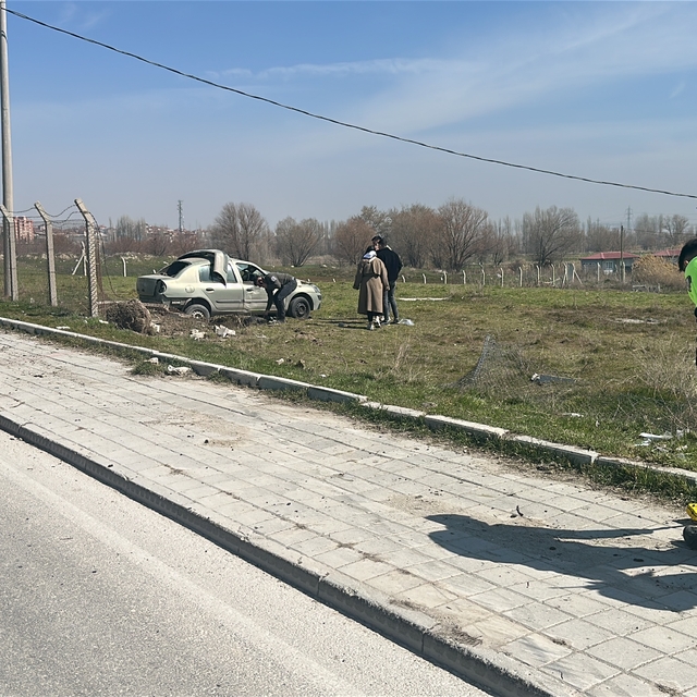 Otomobil bahçeye girip takla attı