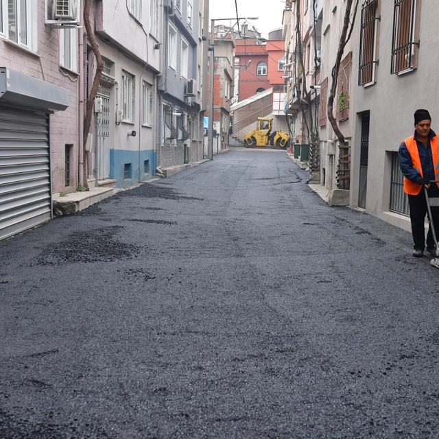 Osmangazi Belediyesi'nden Yeşilova mahallesi'ne yeni asfalt
Osmangazi'de so...