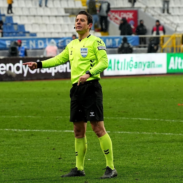 Kayserispor-Karagümrük maçını Halil Umut Meler yönetecek