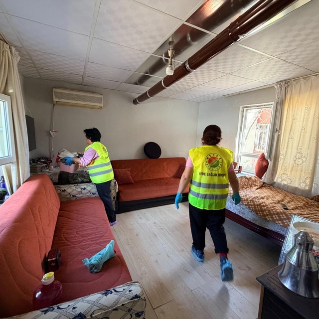 Kepez'den şehit ve gazi evlerinde bayram temizliği