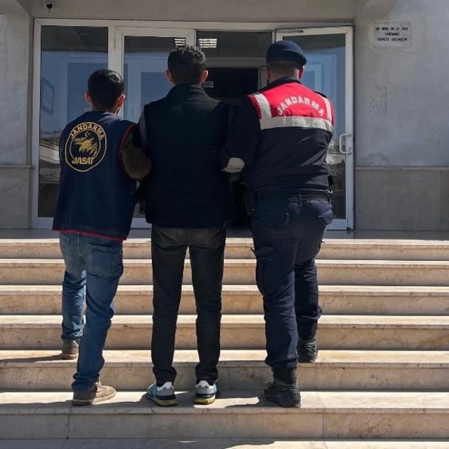 Antalya'da çeşitli suçlardan aranan 367 kişi yakalandı