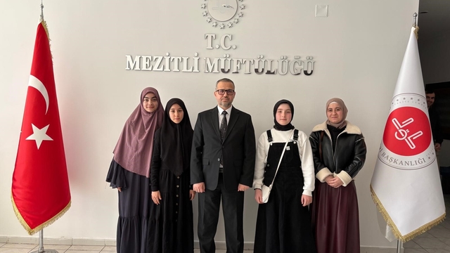 Mersin'de 6 ayda hafız olan 4 öğrenci altınla ödüllendirildi