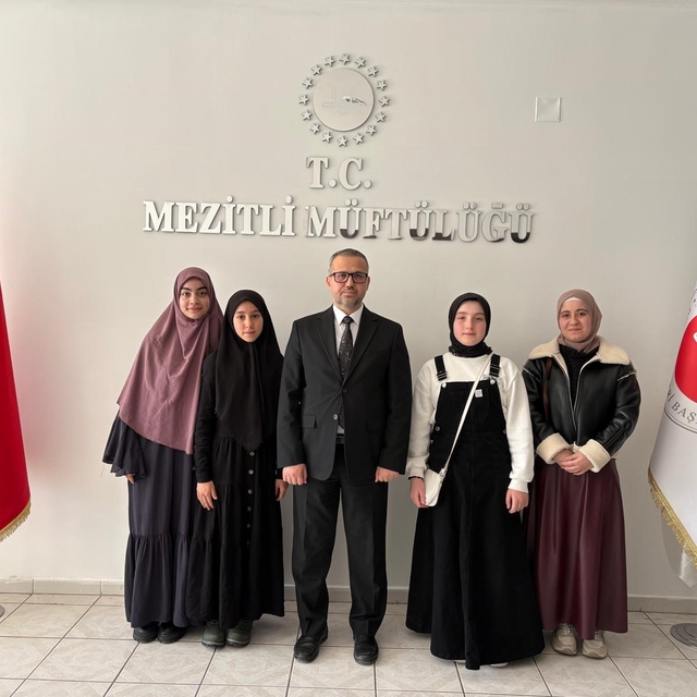 Mersin'de 6 ayda hafız olan 4 öğrenci altınla ödüllendirildi