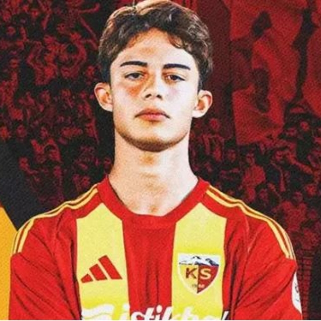 Zecorner Kayserispor'un genç oyuncusu Kayra'ya milli davet