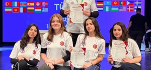 Sivaslı öğrenciler, robot yarışmasında gövde gösterisi yaptı