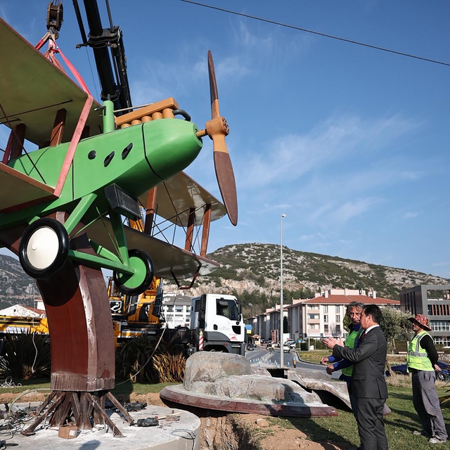 İsmet Tayyaresi yeniden Muğla'nın kalbine yerleştirildi