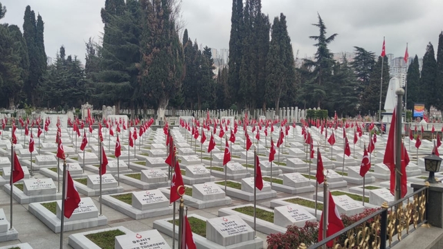 Trabzon'da mezarlıklarda bakım ve onarım yapıldı