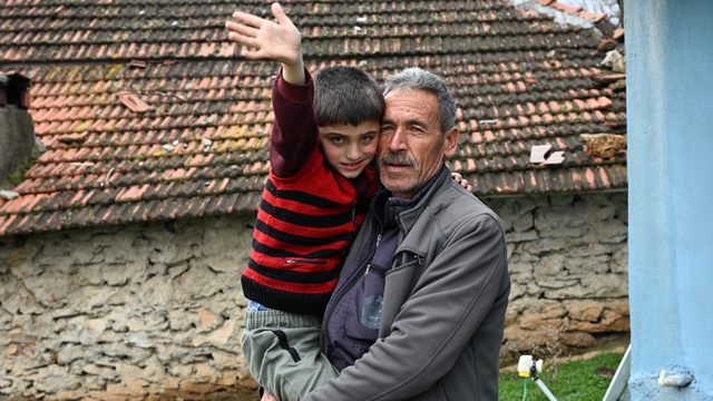 Manisa'da 600 aile takip bilekliğiyle rahat nefes aldı