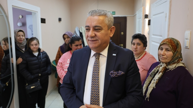 Kırşehir'de özel bireylere bayram öncesi anlamlı bakım desteği
Beyazay'dan engelleri aşan bayram hazırlığı