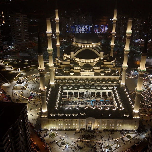 Kadir Gecesi'nde Şahinbey Millet Cami doldu taştı