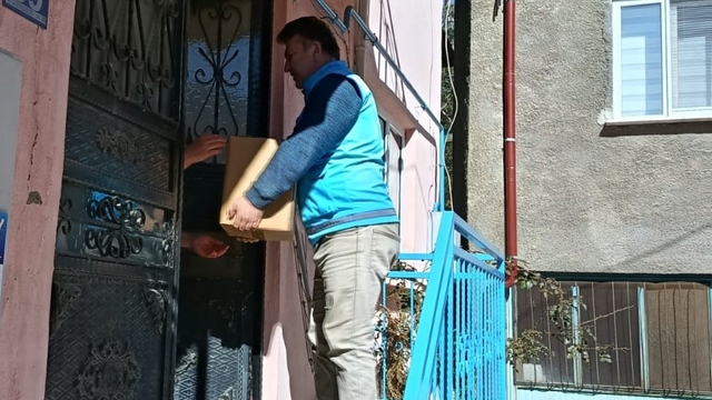 Derebucak'ta yardım kolileri ihtiyaç sahiplerine ulaştırıldı