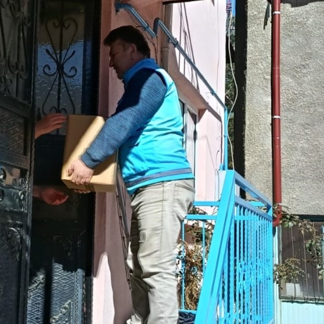 Derebucak'ta yardım kolileri ihtiyaç sahiplerine ulaştırıldı