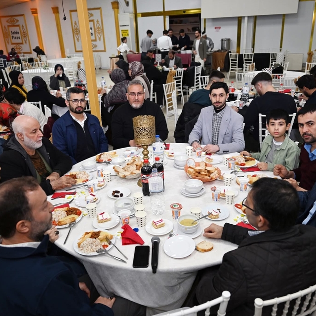 İlahiyat Fakültesinde 250 kişilik dev iftar buluşması