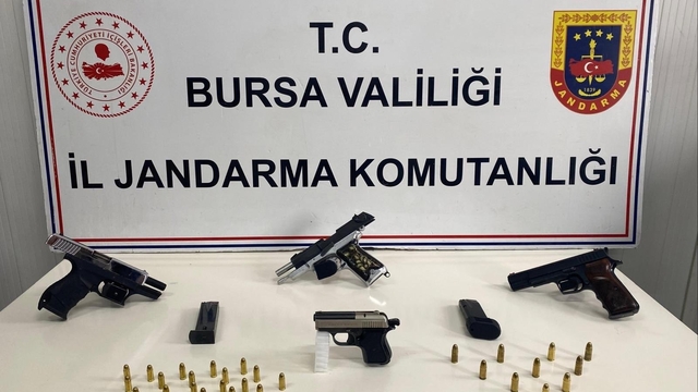 Bursa'da ruhsatsız silahlar ele geçirildi