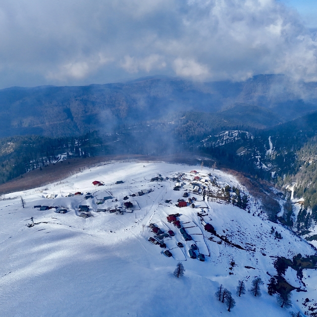 Kardüz Yaylası'ndaki kış manzaraları havadan görüntülendi