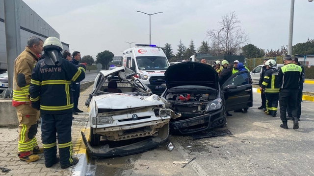Otomobilin çarptığı kamyonetin sürücüsü öldü