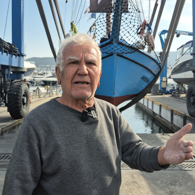 Bodrum'da 65 yaşındaki teknesine gözü gibi bakıyor