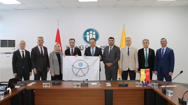 Malatya'da İnönü Üniversitesi Merkez Kütüphanesi'ne erişilebilirlik ödülü