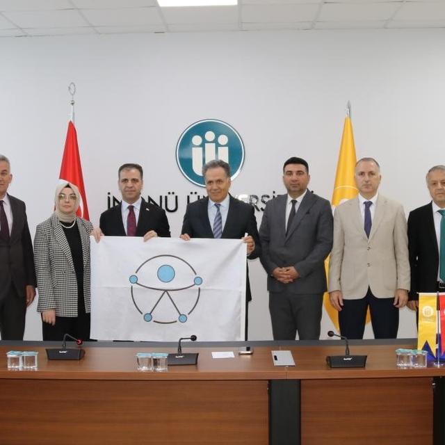 Malatya'da İnönü Üniversitesi Merkez Kütüphanesi'ne erişilebilirlik ödülü