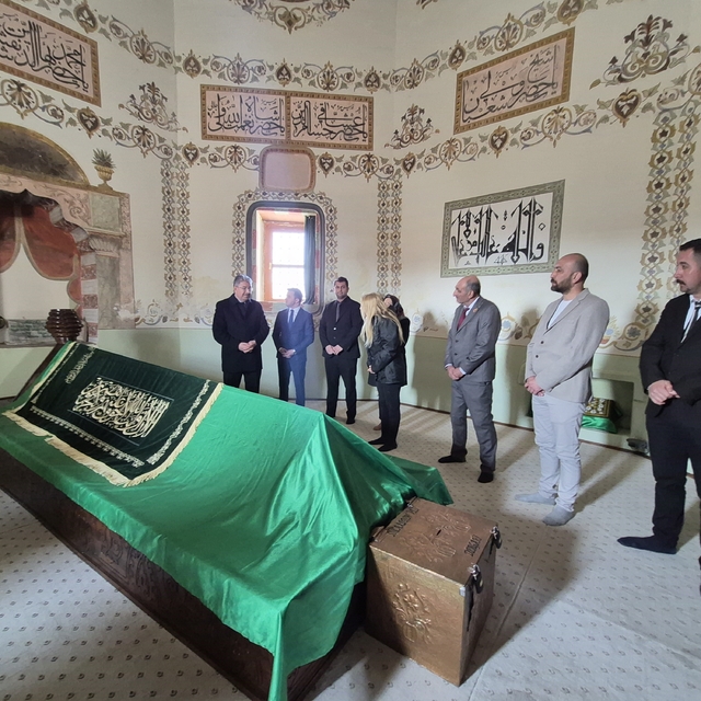 Vali Erdinç Yılmaz Seyitgazi'de tarihi mekanları yerinde inceledi