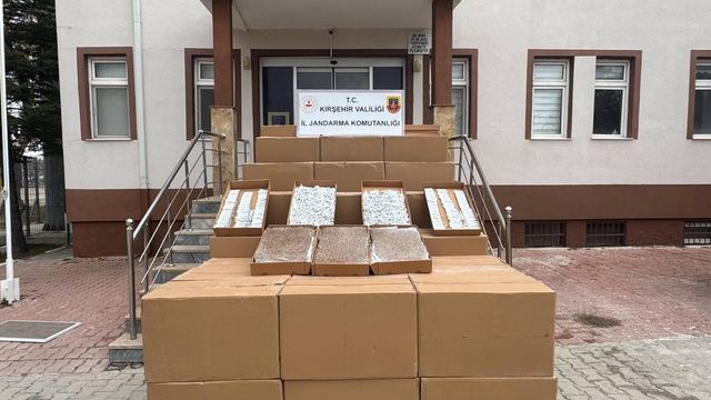 Kırşehir'de 4 milyon 95 bin TL'lik kaçak makaron ele geçirildi