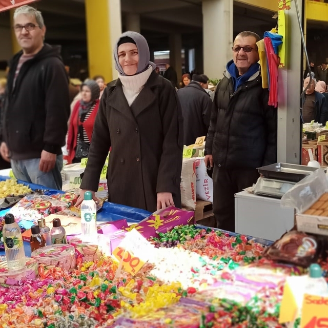Devrek'te bayram şekerleri ve tatlıları görücüye çıktı