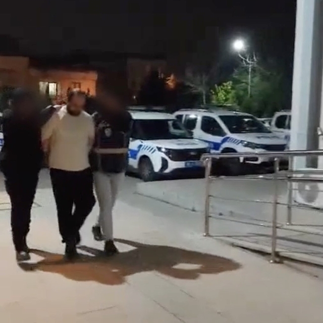 Bursa'da kesinleşmiş hapis cezası bulunan 2 firari yakalandı