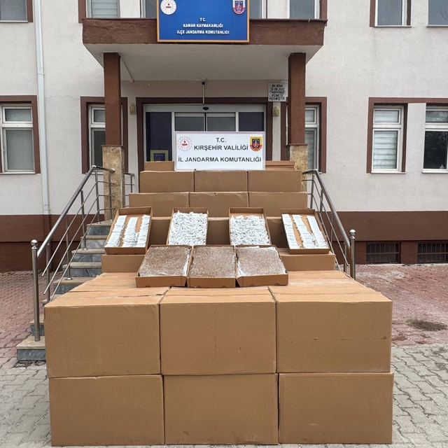 Kırşehir'de 4 milyon TL'lik kaçak makaron ele geçirildi