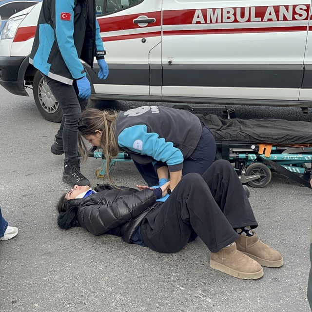 Menteşe'de yarım saat arayla iki motosiklet kazası: 3 yaralı