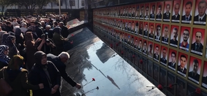 Şehit annelerinin evlat özlemi yürekleri dağladı: Fotoğraflarına bakıp dua ettiler