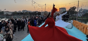 AK Parti Adana İl Başkanlığı iftar programı düzenledi