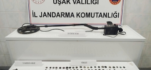 Uşak'ta bir evde 161 sikke ele geçirildi