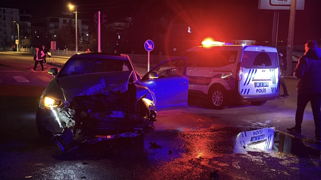 Aksaray'da kuzenler çarpıştı: 1 yaralı