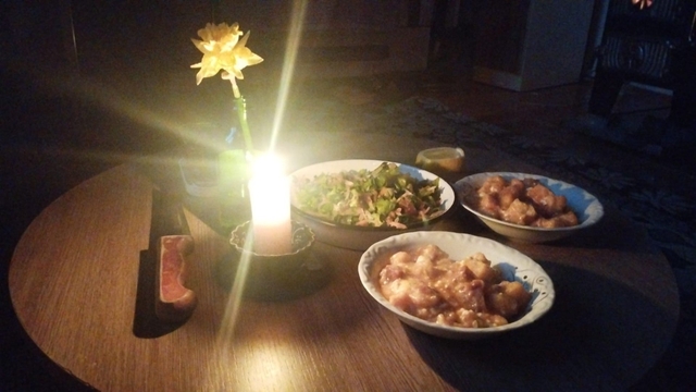 Bilecik'te elektrik kesintisi Ramazan sofralarını kararttı: Köylüler mum ışığında iftar yaptı