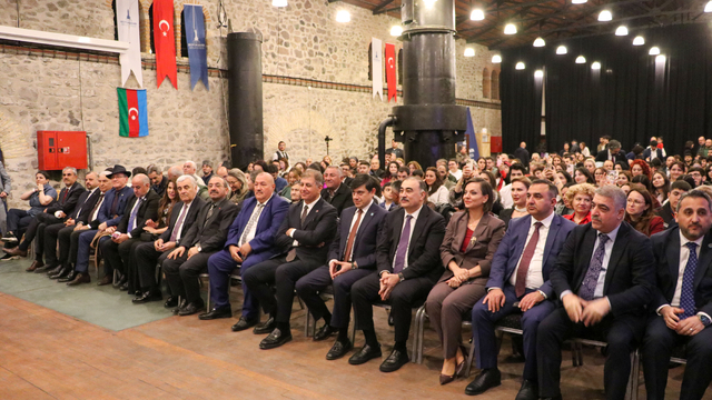 İzmir'de Azerbaycanlılar Nevruz Bayramı'nı kutladı