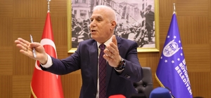 Bursa Büyükşehir Belediye Başkanı Bozbey: "20 senedir yapılmamış hizmetleri yapıyoruz" Başkan Bozbey, Buski'de hizmetlerin kısıtlı da olsa yapılabilmesi çiin Büyükşehir bütçesinden 1 milyar lira aktardıklarını bildirdi