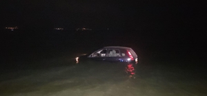 Bursa'da göle düşen otomobilin sürücüsü yaralandı