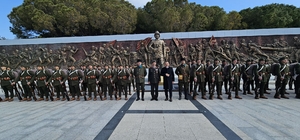 Atatürk'ün taarruzu değil ölmeyi emrettiği "57. Alay" yeniden kuruldu Çanakkale Savaşlarında düşmana geçit vermeyen 57. Alay, 111 yıl sonra tekrar kuruldu